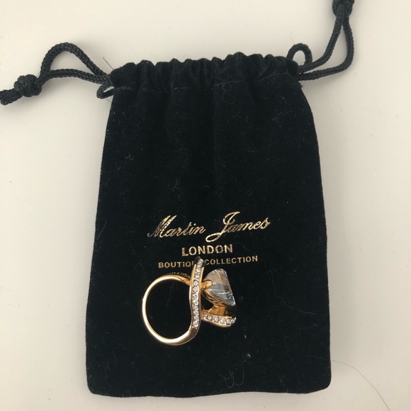 Original £150 Martin James crystal gold color ring - Picture 2 of 4